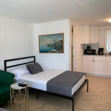Load image into Gallery viewer, Furnished 1 Bed Studio