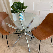 Load image into Gallery viewer, Furnished 1 Bed Studio