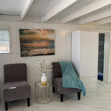 Load image into Gallery viewer, Furnished 2 Bed Studio